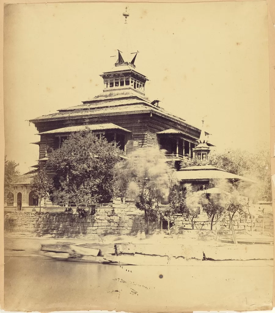 जम्मू-कश्मीर में मस्जिदों में जुमे की एकसमान तक़रीर लागू करने की तैयारी