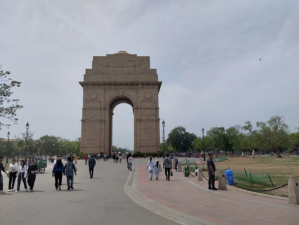 इंडिया गठबंधन कार्यक्रमों में राहुल गांधी और नेहा बोरा की तस्वीरें वायरल